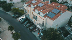 Youth Hotel Lav